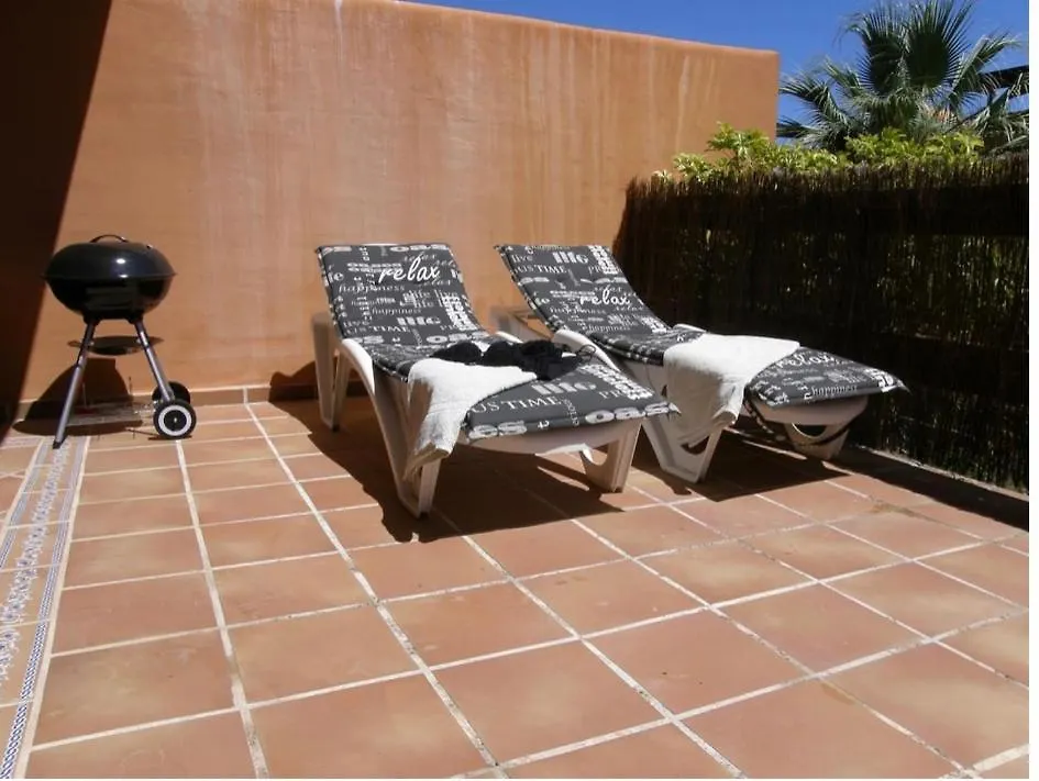 Precioso Apartamento Con Jardin Y Piscina Comunitaria Estepona 0*,