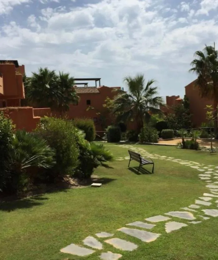 Precioso Apartamento Con Jardin Y Piscina Comunitaria Estepona Apartment