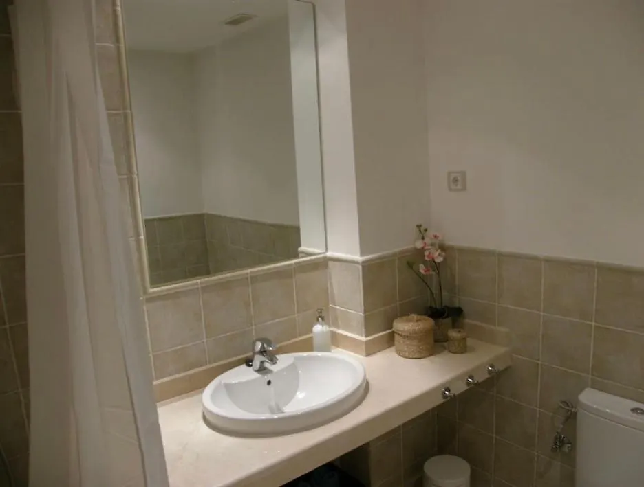 Precioso Apartamento Con Jardin Y Piscina Comunitaria Estepona 0*,