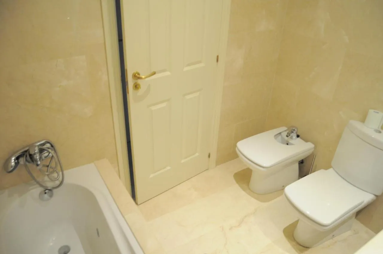 Precioso Apartamento Con Jardin Y Piscina Comunitaria Estepona Spain