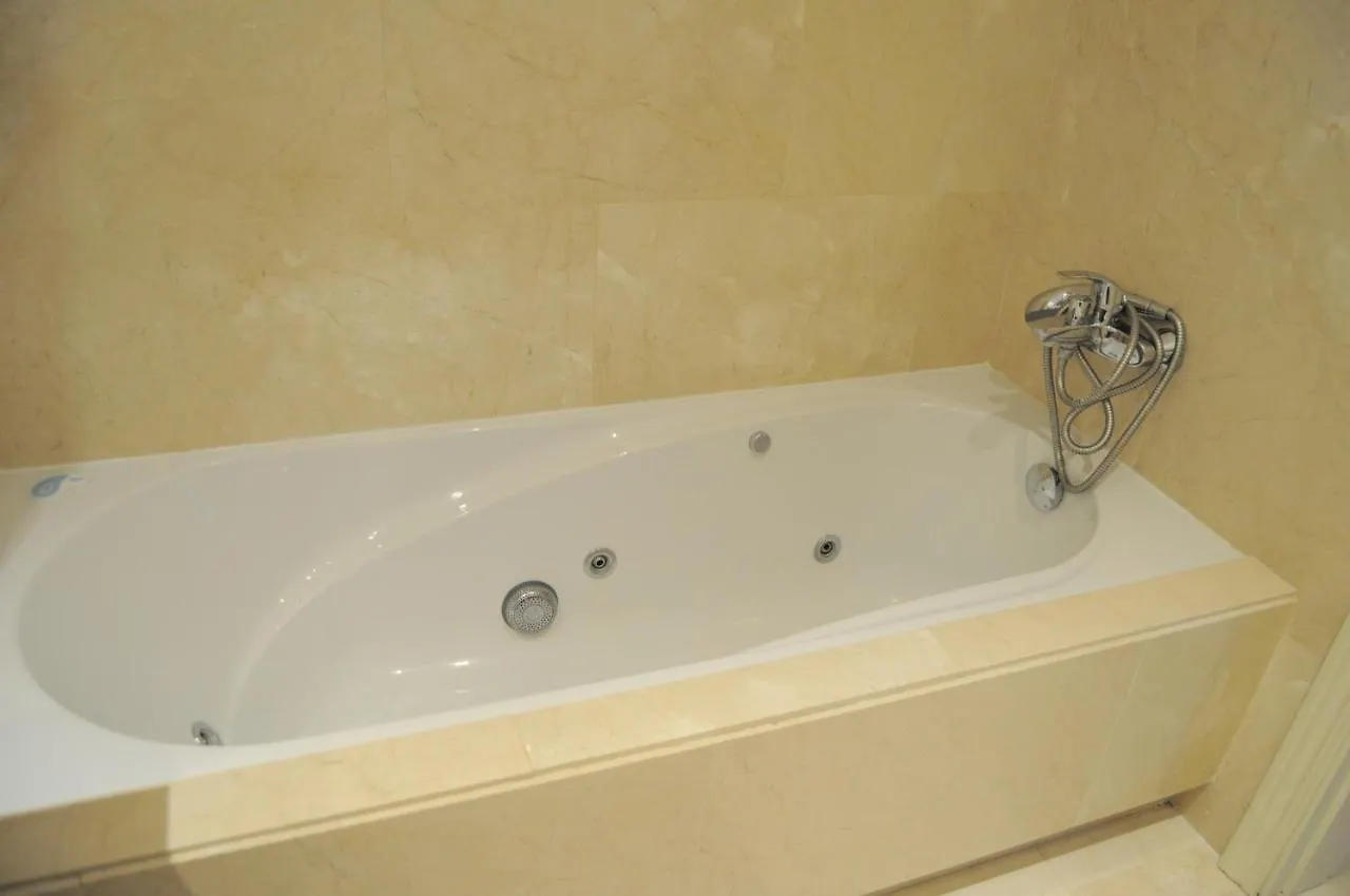 Apartment Precioso Apartamento Con Jardin Y Piscina Comunitaria Estepona