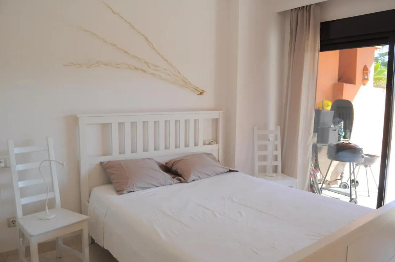 Precioso Apartamento Con Jardin Y Piscina Comunitaria Estepona Spain